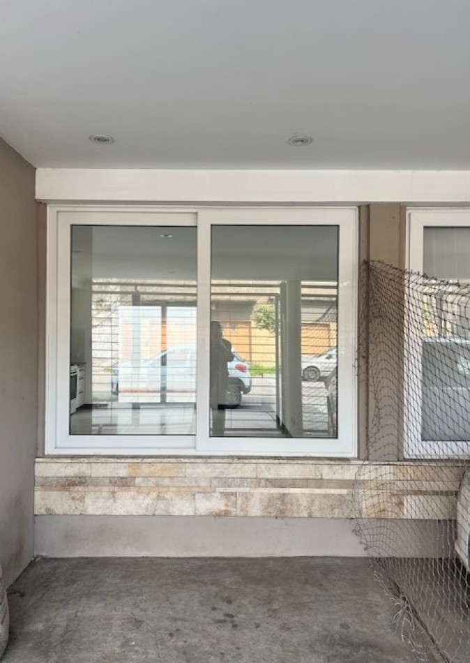 HERMOSO DUPLEX EN ALQUILER POR 24 MESES EN MAR DEL PLATA. 3 AMB. ENTRADA DE AUTO , PATIO Y BALCON 