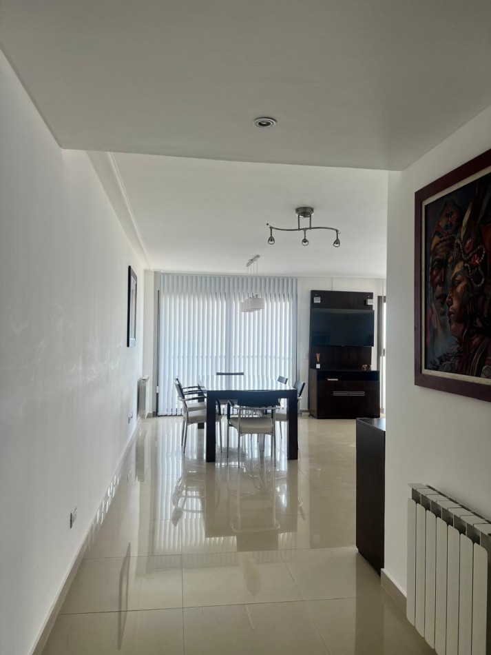 ALQUILER 24 MESES, MDP, IMPACTANTE PISO DE 3 AMB. LIVING COMEDOR, COCINA COMEDOR, LAVADERO , BALCONES, DOS COCHERAS, VISTA PLENA AL MAR  DESDE TODOS LOS AMBIENTES, UNICO !!!!