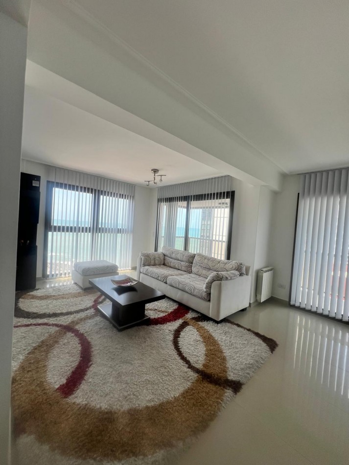 ALQUILER 24 MESES, MDP, IMPACTANTE PISO DE 3 AMB. LIVING COMEDOR, COCINA COMEDOR, LAVADERO , BALCONES, DOS COCHERAS, VISTA PLENA AL MAR  DESDE TODOS LOS AMBIENTES, UNICO !!!!