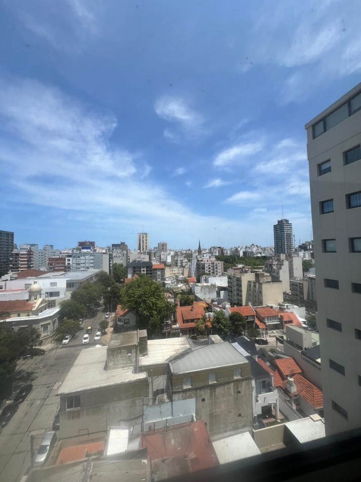 ALQUILER 24 MESES, MDP, IMPACTANTE PISO DE 3 AMB. LIVING COMEDOR, COCINA COMEDOR, LAVADERO , BALCONES, DOS COCHERAS, VISTA PLENA AL MAR  DESDE TODOS LOS AMBIENTES, UNICO !!!!