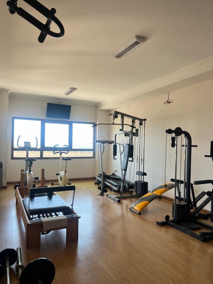 ALQUILER 24 MESES, MDP, IMPACTANTE PISO DE 3 AMB. LIVING COMEDOR, COCINA COMEDOR, LAVADERO , BALCONES, DOS COCHERAS, VISTA PLENA AL MAR  DESDE TODOS LOS AMBIENTES, UNICO !!!!