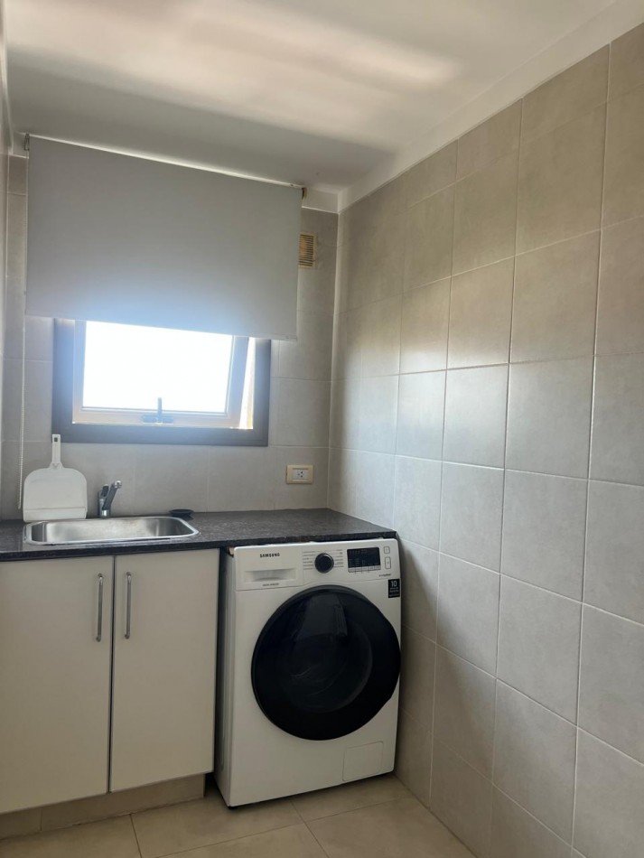 ALQUILER 24 MESES, MDP, IMPACTANTE PISO DE 3 AMB. LIVING COMEDOR, COCINA COMEDOR, LAVADERO , BALCONES, DOS COCHERAS, VISTA PLENA AL MAR  DESDE TODOS LOS AMBIENTES, UNICO !!!!