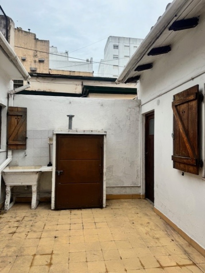 NUEVO VALOR !!! VENTA CHALET ESTILO MDP. ZONA PLAZA MITRE, IDEAL INVERSION O PROFESIONAL Y COMERCIAL