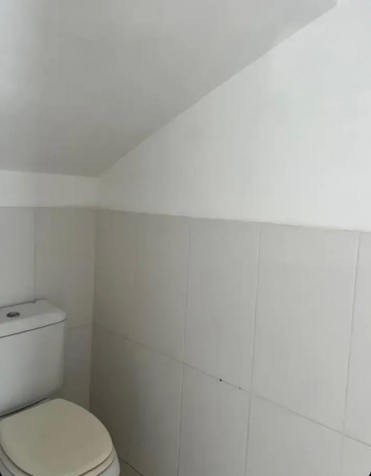 HERMOSO DUPLEX EN ALQUILER POR 24 MESES EN MAR DEL PLATA. 3 AMB. ENTRADA DE AUTO , PATIO Y BALCON 