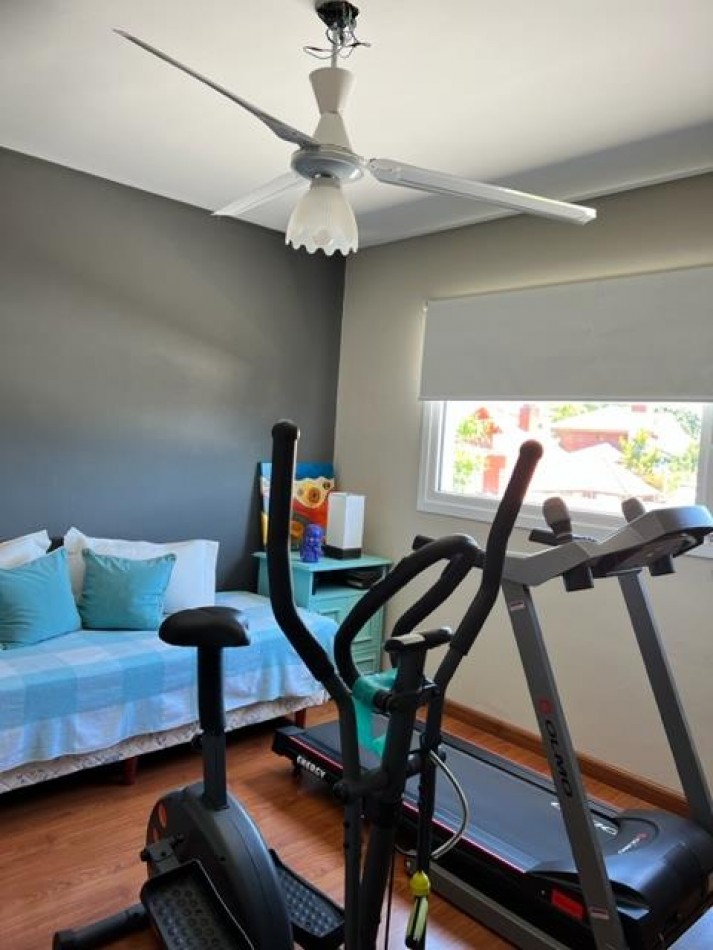 VENTA MAR DEL PLATA, PARQUE LURO !!!!! CASA CORTE MODERNO, MINIMALISTA, 4 AMB. GARAGE PARA 2 AUTOS , PARRILLA Y JARDIN