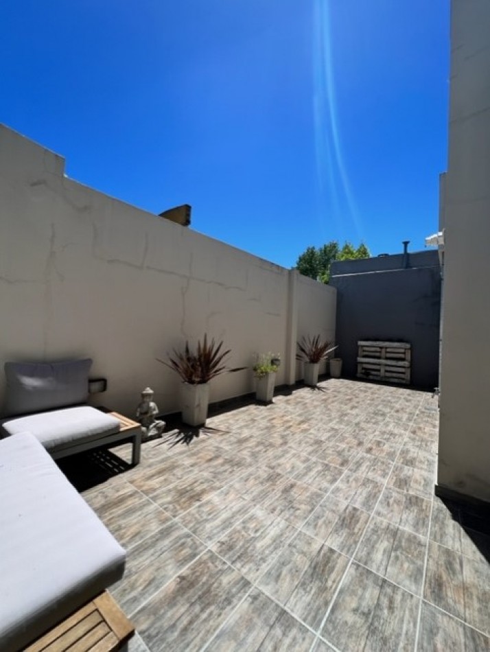 VENTA MAR DEL PLATA, PARQUE LURO !!!!! CASA CORTE MODERNO, MINIMALISTA, 4 AMB. GARAGE PARA 2 AUTOS , PARRILLA Y JARDIN