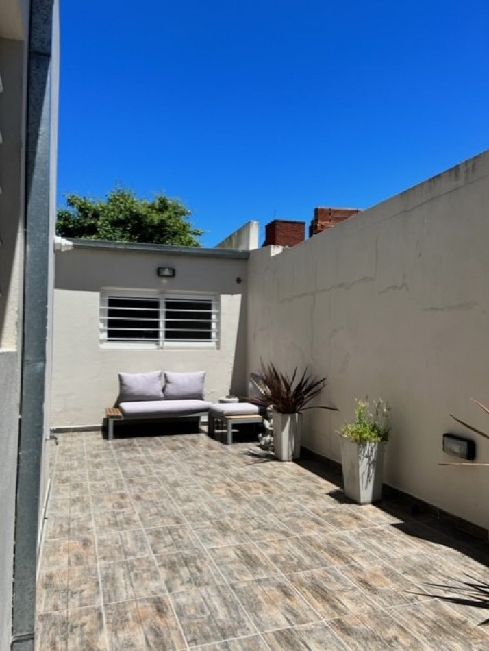 VENTA MAR DEL PLATA, PARQUE LURO !!!!! CASA CORTE MODERNO, MINIMALISTA, 4 AMB. GARAGE PARA 2 AUTOS , PARRILLA Y JARDIN