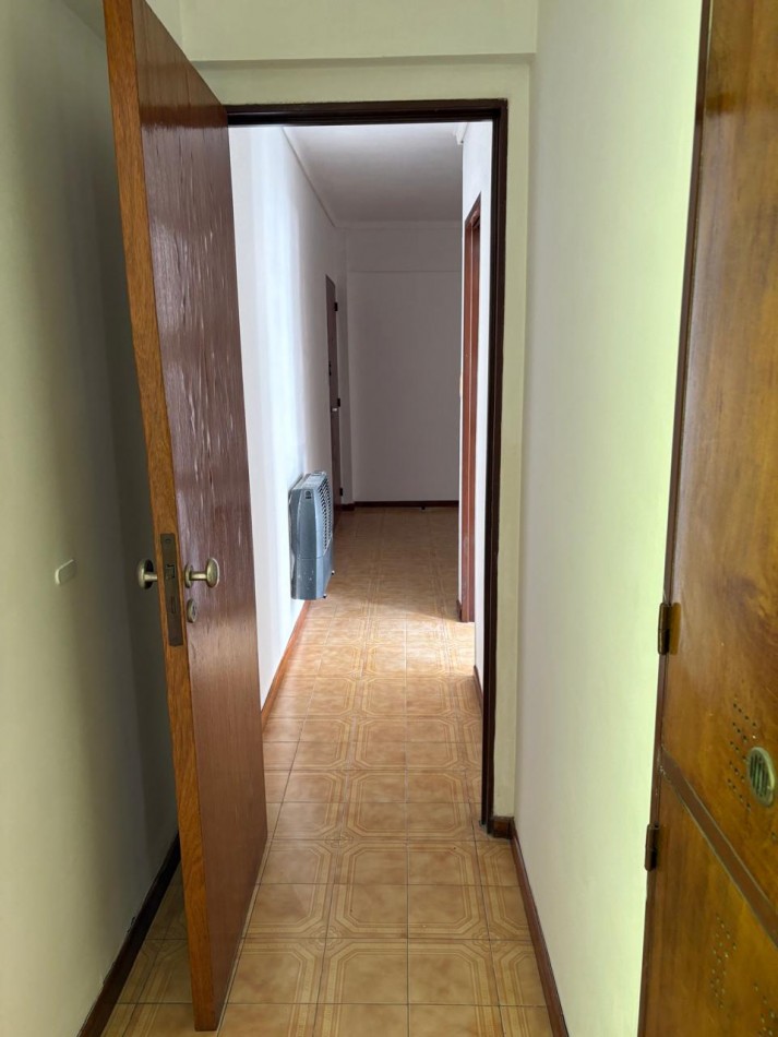 VENTA 2 Amb con cochera, en venta, zona PUNTA MOGOTES 