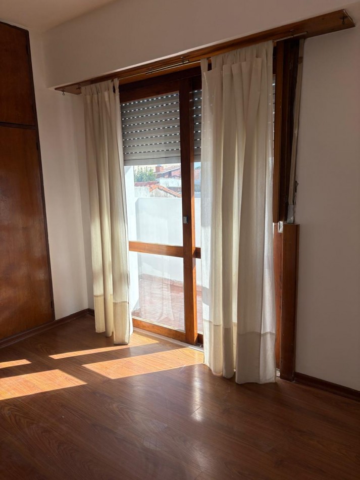 VENTA 2 Amb con cochera, en venta, zona PUNTA MOGOTES 