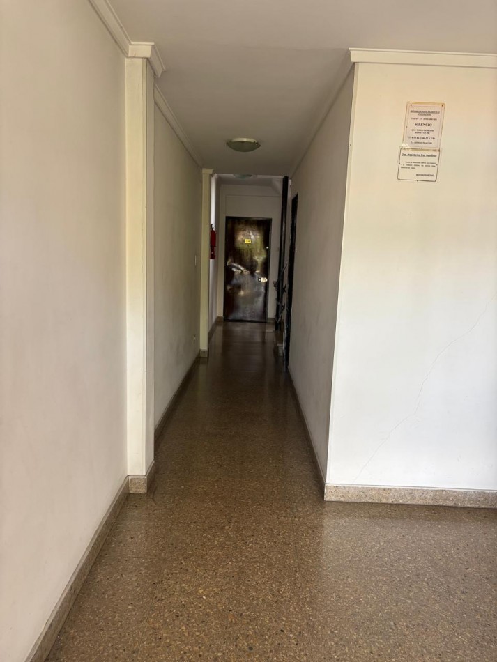 VENTA 2 Amb con cochera, en venta, zona PUNTA MOGOTES 