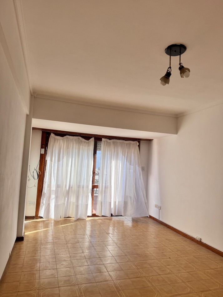 VENTA 2 Amb con cochera, en venta, zona PUNTA MOGOTES 