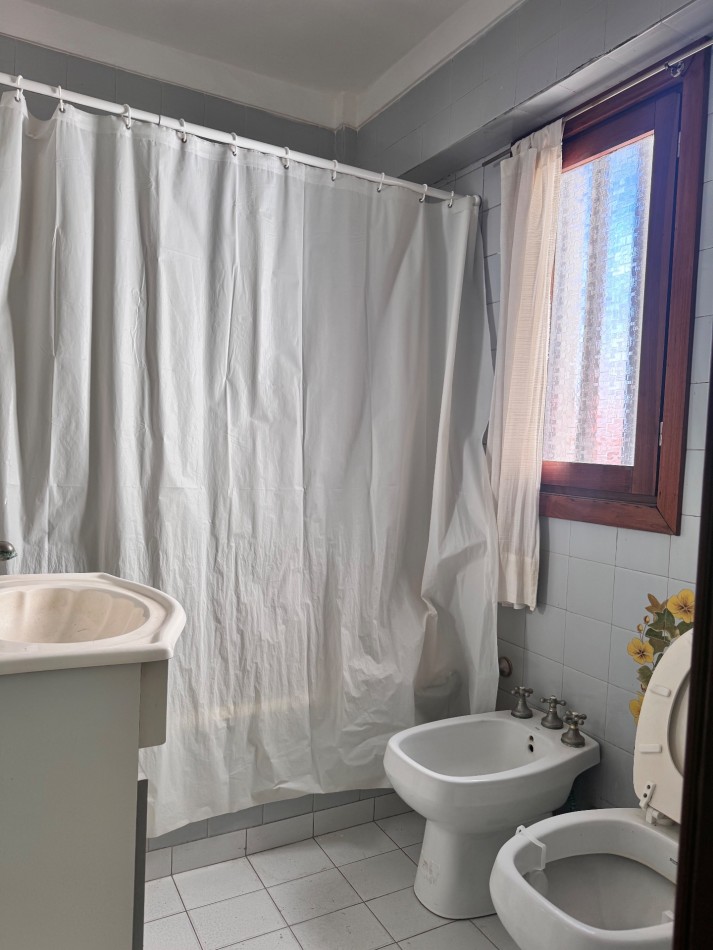 VENTA 2 Amb con cochera, en venta, zona PUNTA MOGOTES 