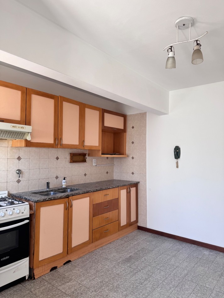 VENTA 2 Amb con cochera, en venta, zona PUNTA MOGOTES 
