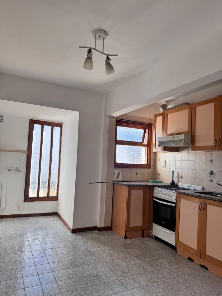 VENTA 2 Amb con cochera, en venta, zona PUNTA MOGOTES 