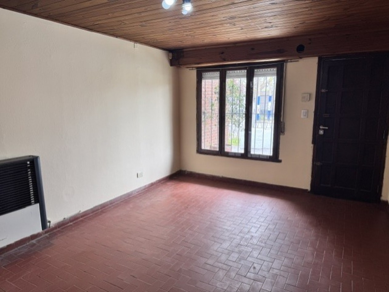 ALQUILER CASA | 3 AMBIENTES | GJE. PATIO 