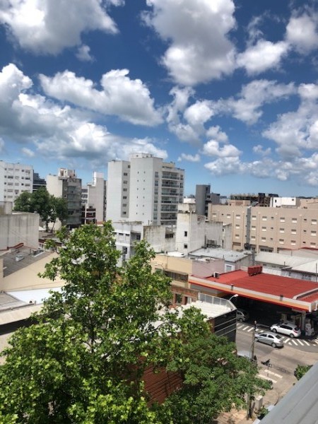 VENTA DPTO. CON RENTA !!!,  DPTO. 2 AMB. CON DEPENDENCIAS !!!!! AL FRENTE,  IMPEC. PZA. COLON. CON RENTA!