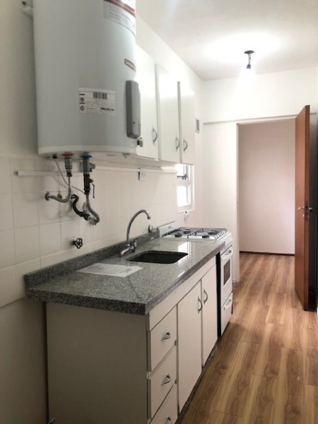 VENTA DPTO. CON RENTA !!!,  DPTO. 2 AMB. CON DEPENDENCIAS !!!!! AL FRENTE,  IMPEC. PZA. COLON. CON RENTA!