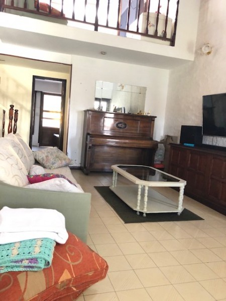 hermoso chalet en colina, amplio, impecable, consulte !!!!