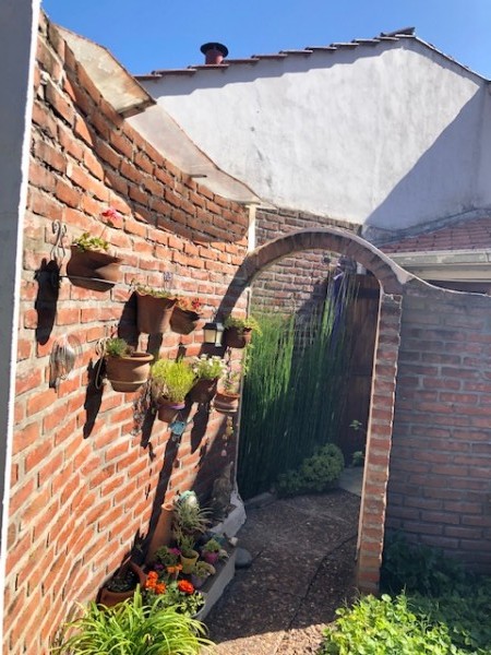 hermoso chalet en colina, amplio, impecable, consulte !!!!