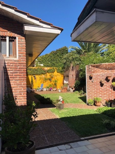 hermoso chalet en colina, amplio, impecable, consulte !!!!