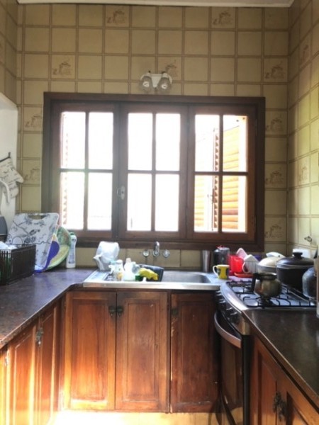 chalet playa grande, parque, garaje doble y departamento de entrada independiente.