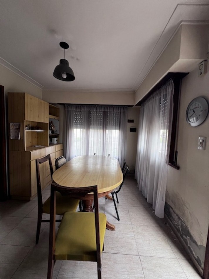 MAR DEL PLATA,  VENTA DUPLEX de 4  amb. CON PATIO, ENTRADA DE AUTO Y UN DORM. EN P.B. ,  ideal !!!