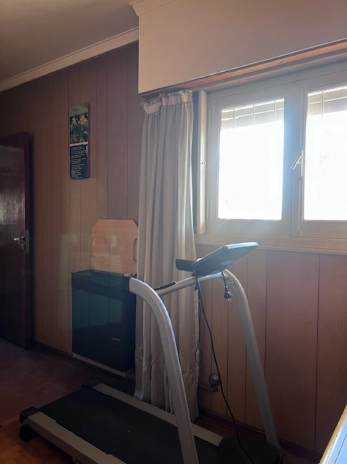 Venta chalet Mar del Plata amplio chalet uso familiar y o comercil  6  ambientes zona San Jose 