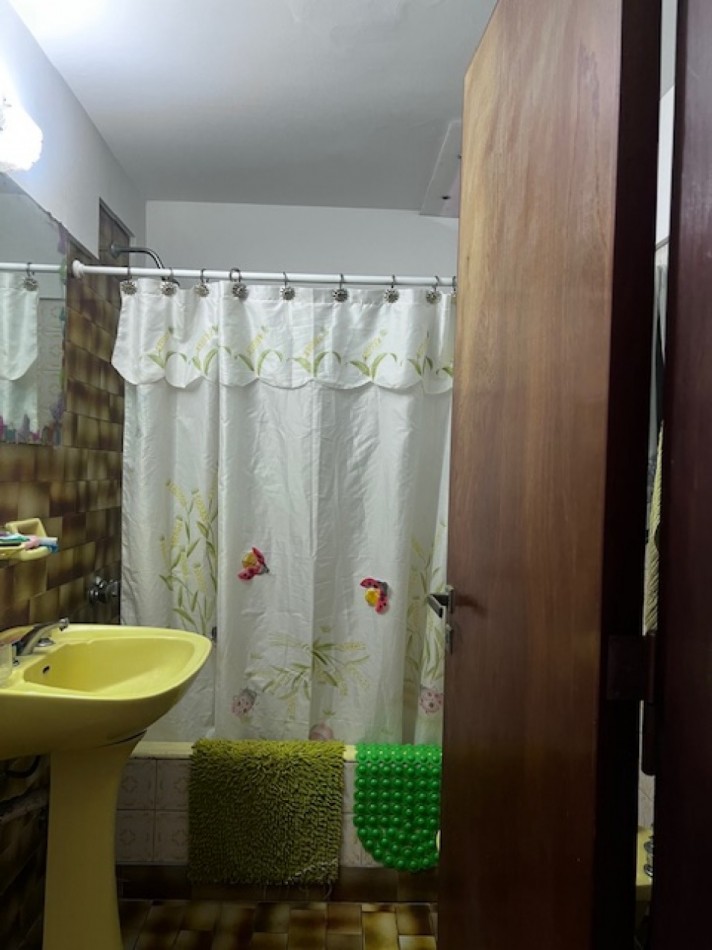 Venta chalet Mar del Plata amplio chalet uso familiar y o comercil  6  ambientes zona San Jose 