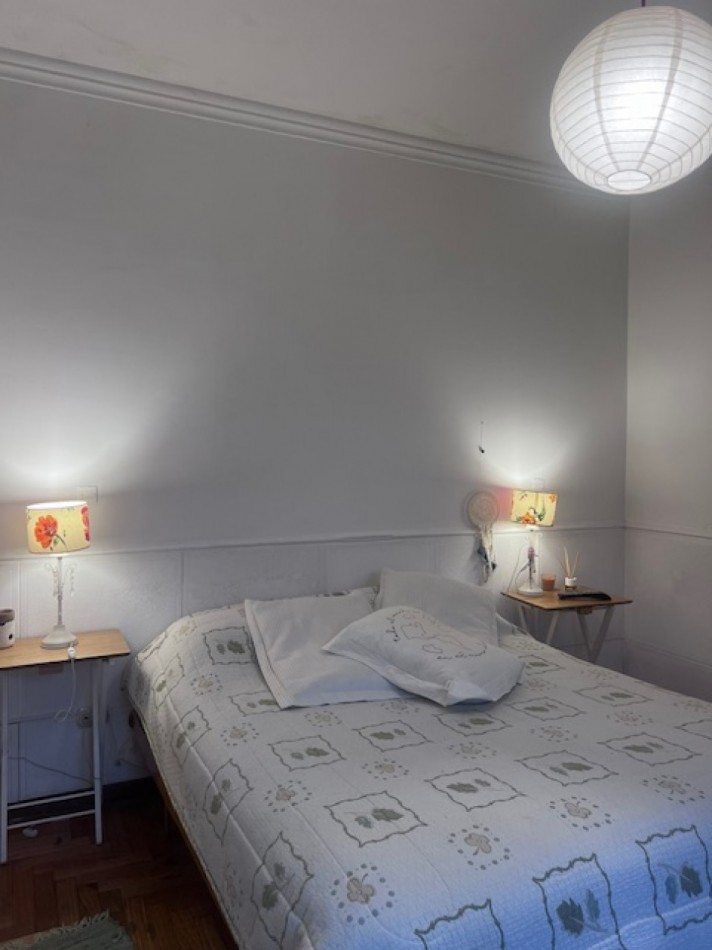 VENTA CHALET  ZONA GUEMES, A METROS DEL SHOPPING, CHALET TIPICO MDP, 3 amb. mas dependencias dobles con baño, garaje y patio 