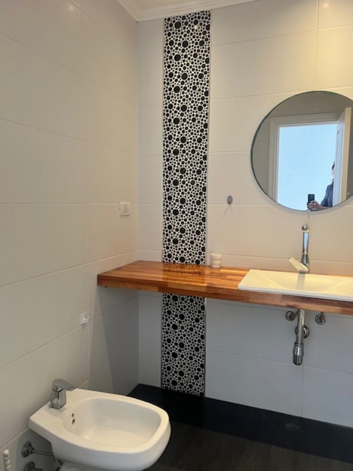 HERMOSO DUPLEX EN ALQUILER POR 24 MESES EN MAR DEL PLATA. 3 AMB. ENTRADA DE AUTO , PATIO Y BALCON 