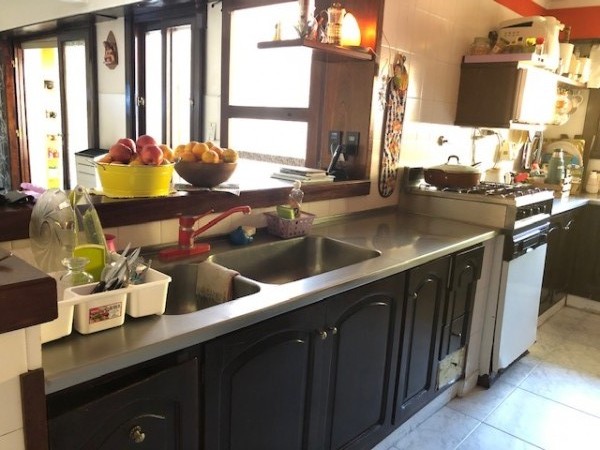 hermoso chalet en colina, amplio, impecable, consulte !!!!