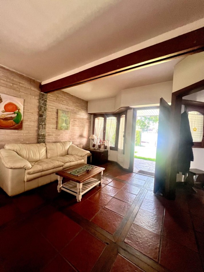 CHALET EN VENTA| 4 AMBIENTES | PLAYA GRANDE