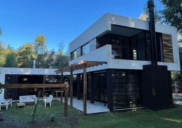 VENTA BOSQUE PERALTA RAMOS !!!! CHALET  MODERNO,  HERMOSO, NUEVO 