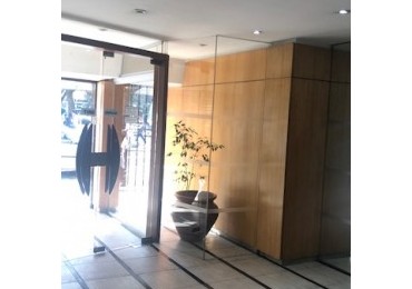 VENTA OFICINA EDIFICO TRADICIONAL ,  ZONA CENTRO CON SEGURIDAD PERMANENTE, VENTA URGENTE, SE VENDE CON RENTA