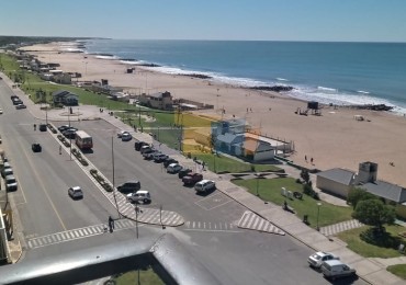 CON RENTA !!! DEPARTAMENTO EN VENTA MIRAMAR !!! FRENTE AL MAR !!! MPECABLE  DPTO DE 3 AMB. CON DEPENDENCIAS COMPLETAS, BALCON CON VISTA PLENA AL MAR 